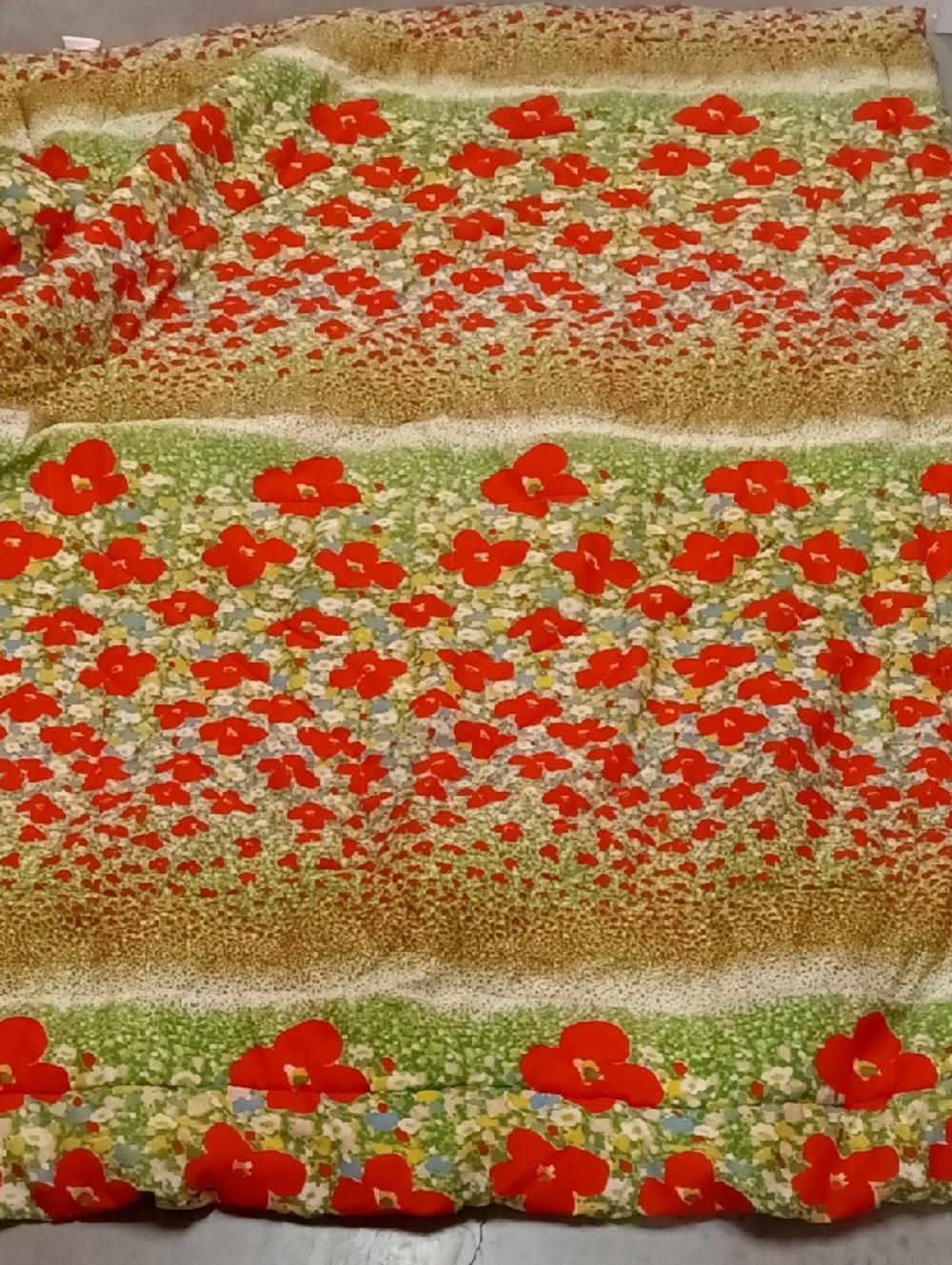 Vintage 70s Burlington Domestics Floral Red Poppy Print Comforter